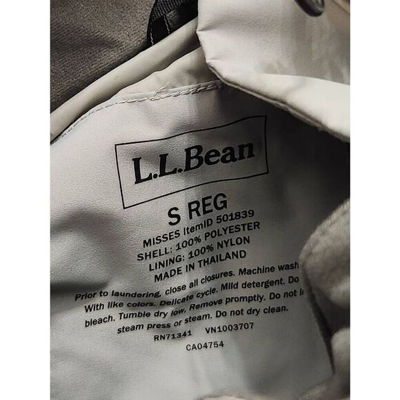 L.L. Bean womens rain/wind coat Nylon shell sz med full zip hooded pockets red - Picture 3 of 9